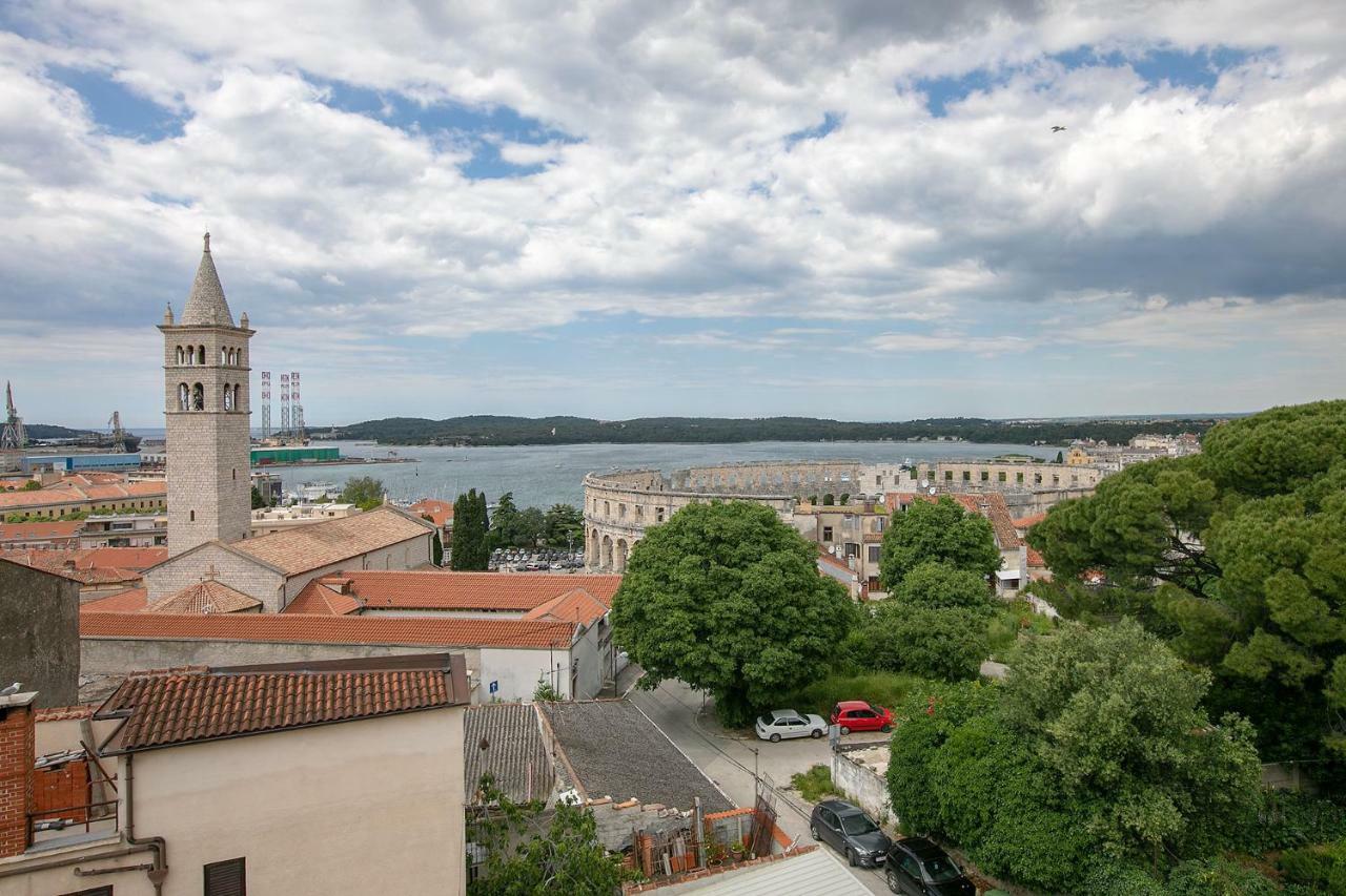 Apartman Bjork Pula Exteriör bild